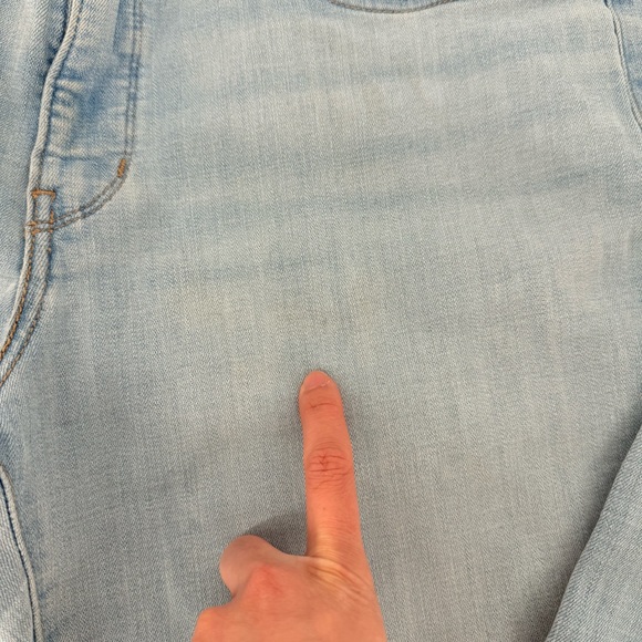 Levi's 314 Light Blue Shaping Straight Women’s Jeans Mid-Rise Size 33x30 - Picture 11 of 12